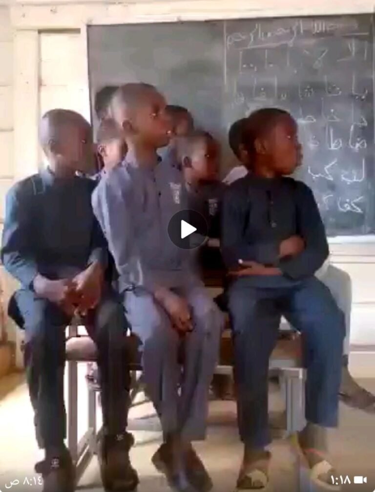 تعليقًا على مقطع الفيديو المنتشر (فيه تلاوة طلاب وطالبات لآية التعدد في أول سورة النساء)